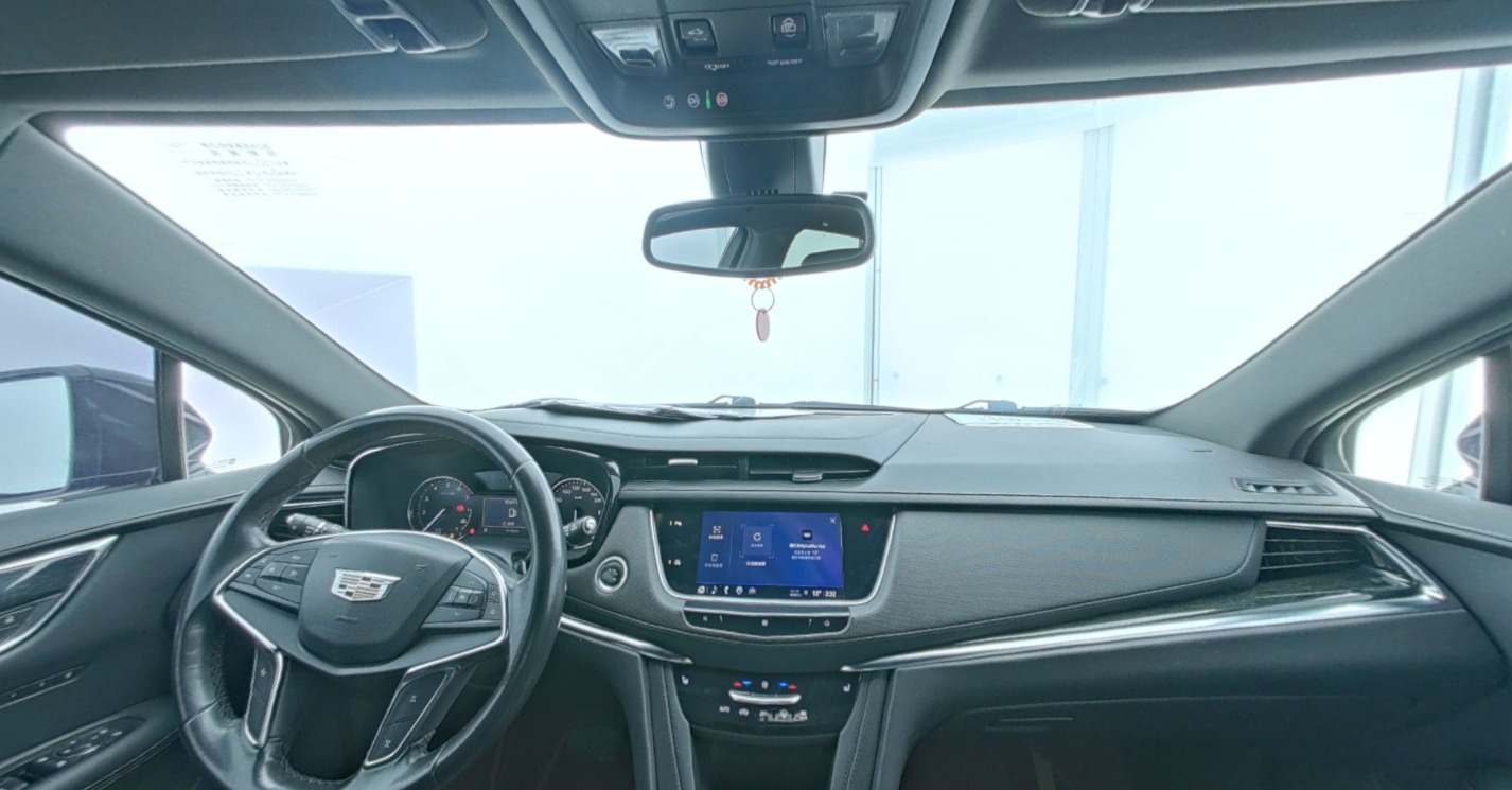 Cadillac XT5 2021 — фото 1