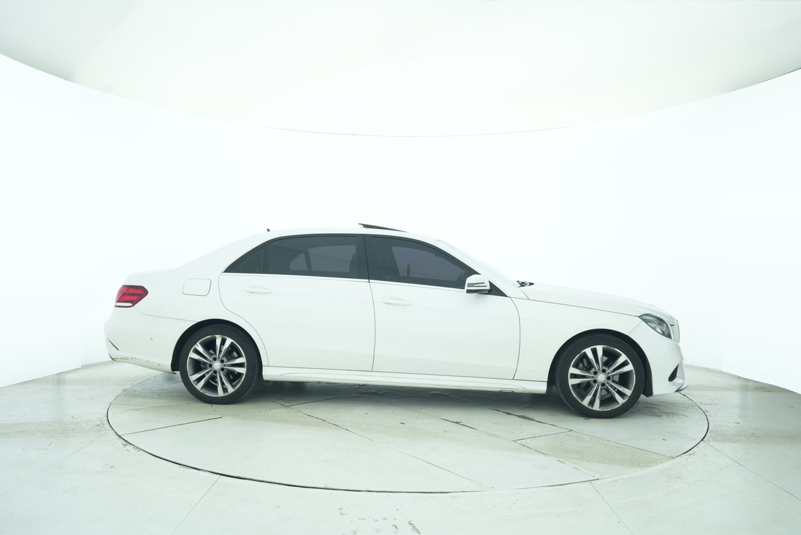 Mercedes Benz E-Class 2015 — фото 7