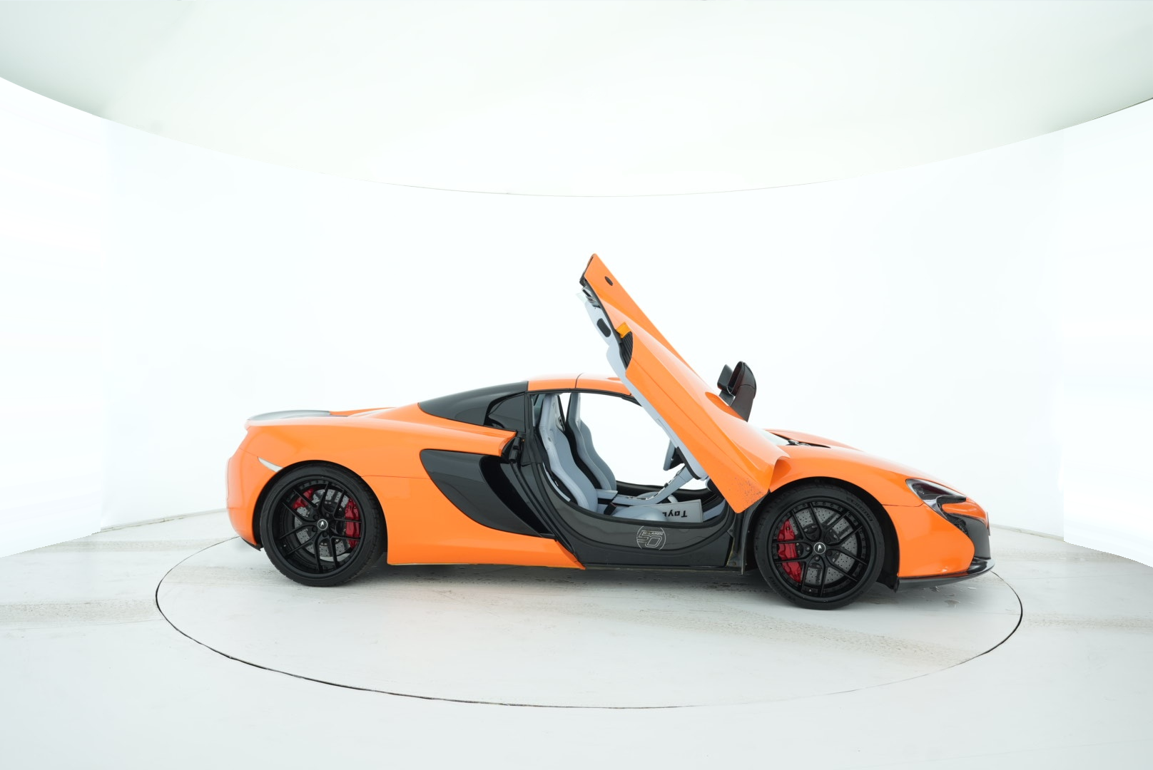 McLaren 12C 2013 — фото 16
