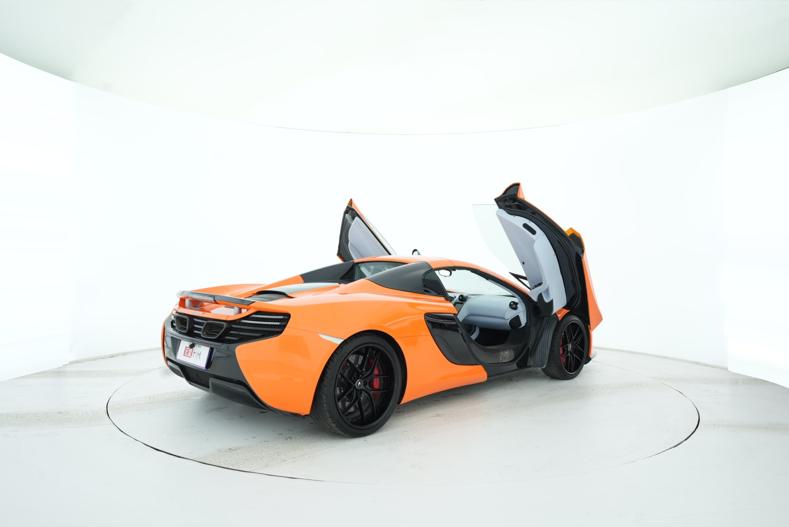 McLaren 12C 2013 — фото 15