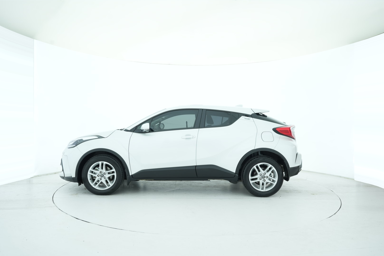 Toyota C-HR 2023 — фото 4