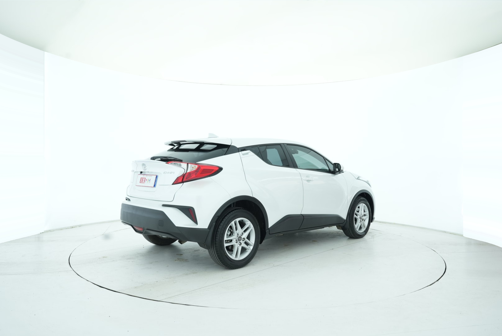 Toyota C-HR 2023 — фото 10