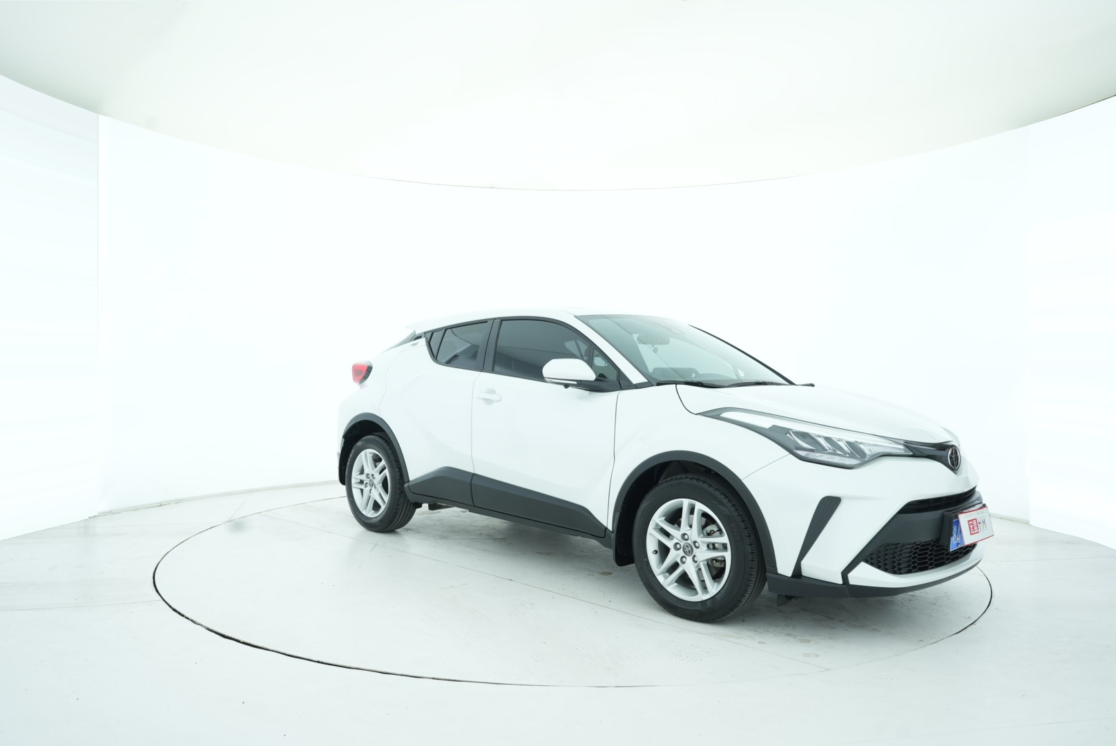 Toyota C-HR 2023 — фото 15