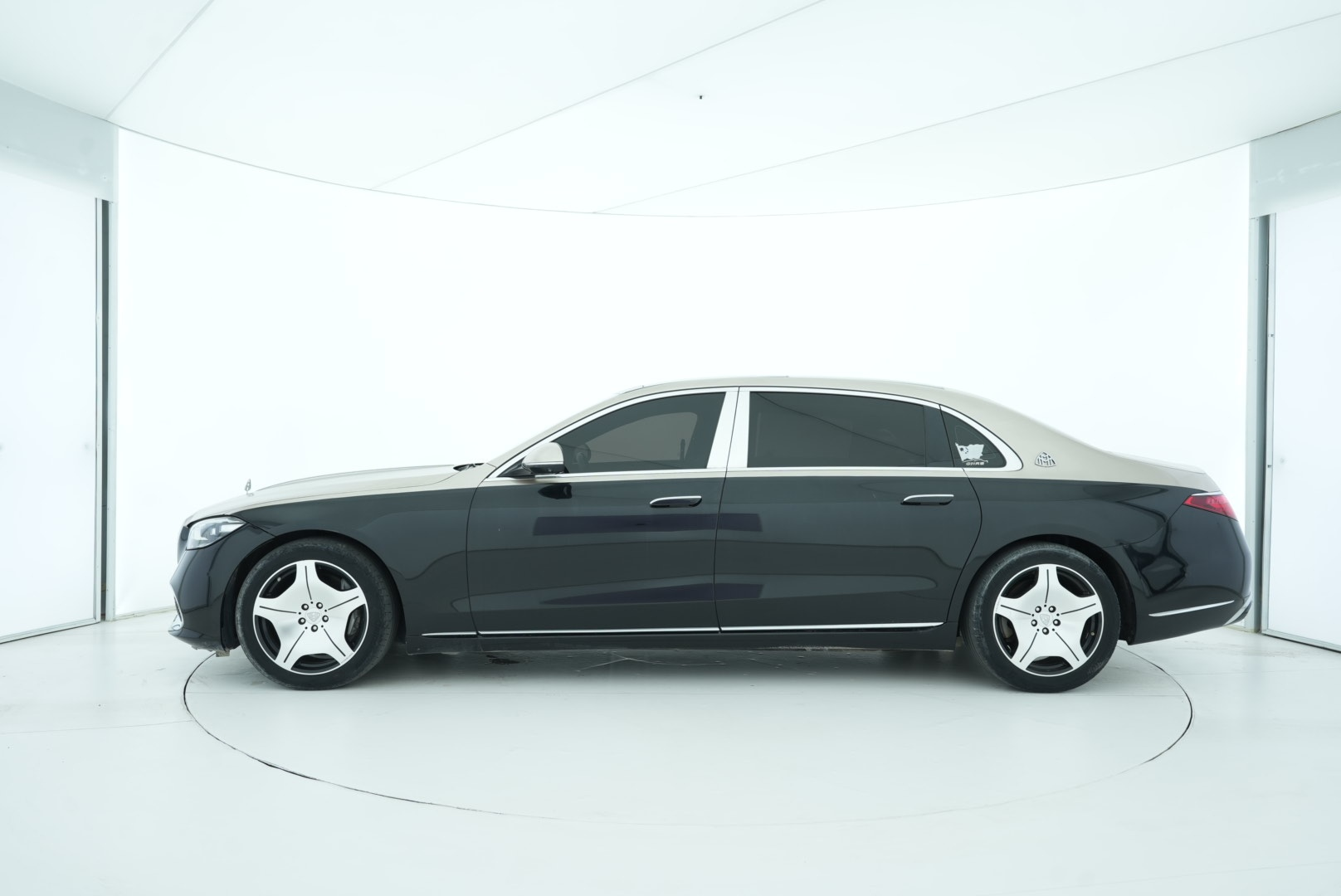 Mercedes Benz Maybach S-Class 2021 — фото 3