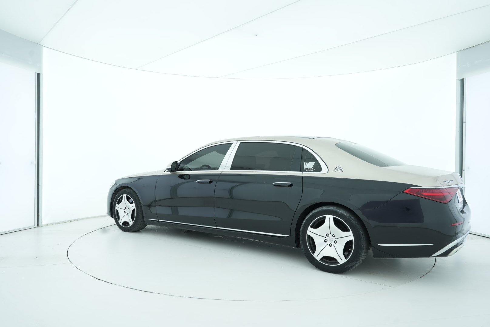 Mercedes Benz Maybach S-Class 2021 — фото 4