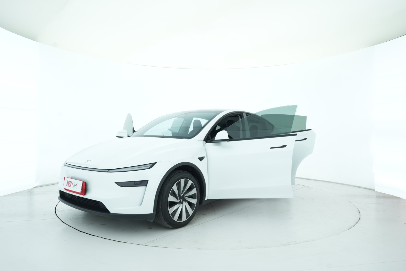Tesla Model Y 2025 — фото 10