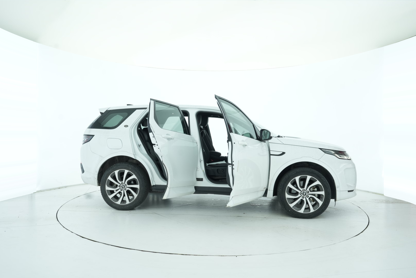 Land Rover Discover the Sports Version 2020 — фото 16