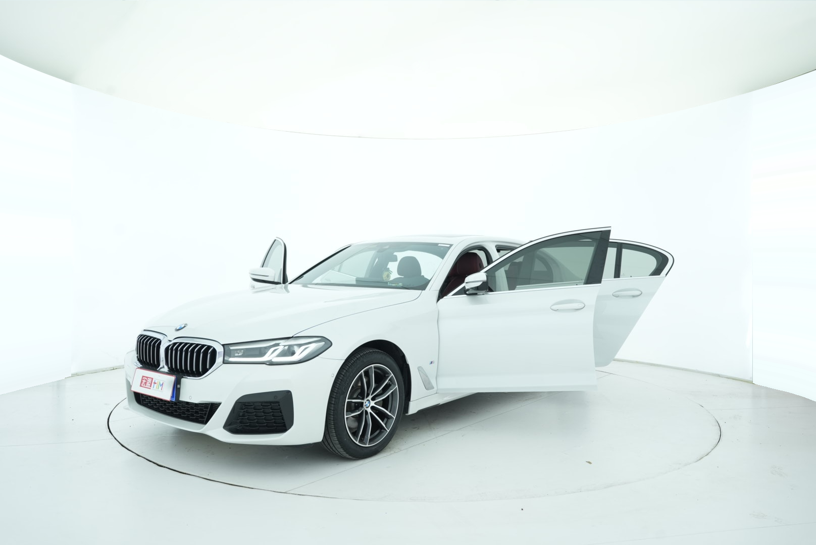 BMW 5 Series 2021 — фото 10