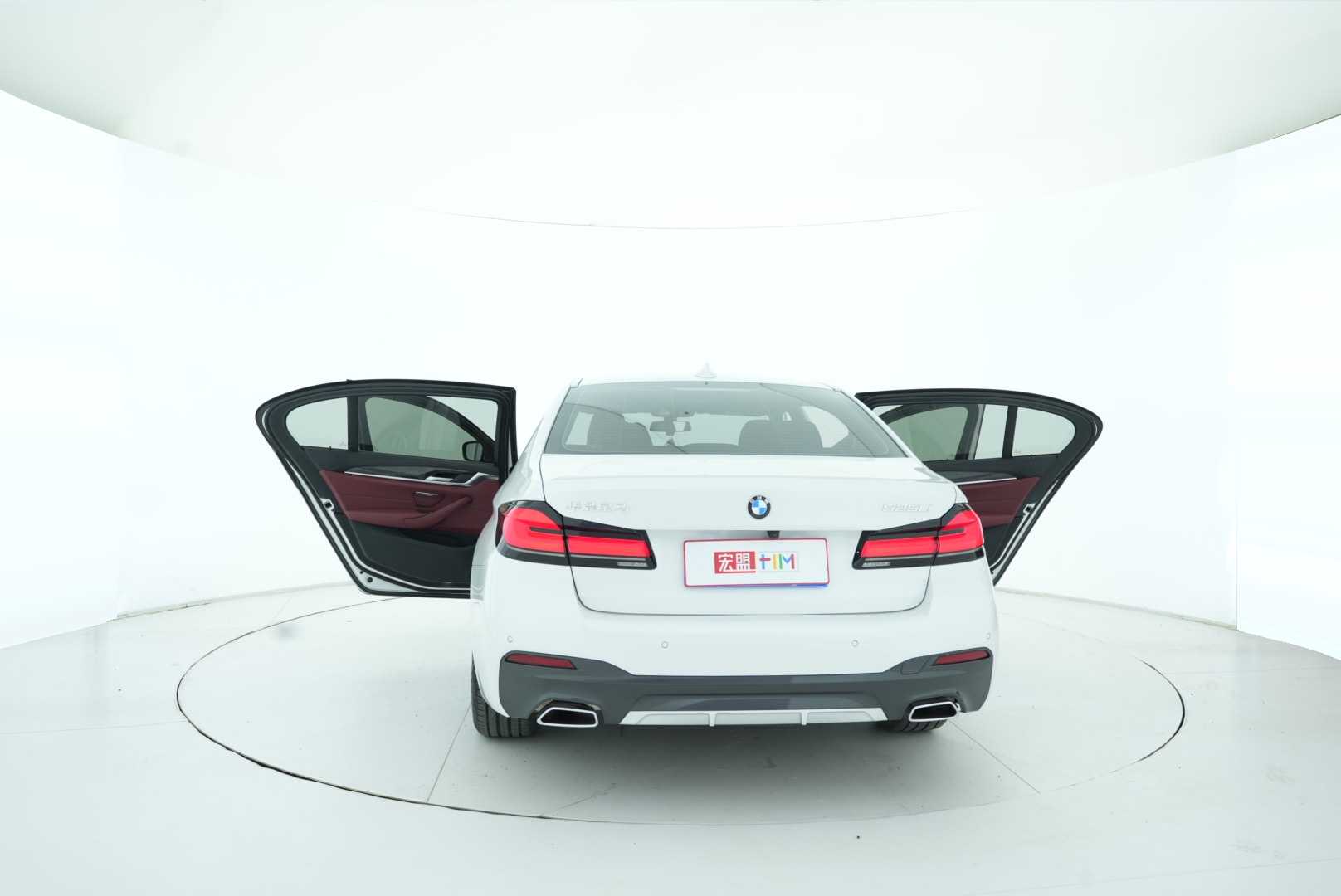 BMW 5 Series 2021 — фото 13