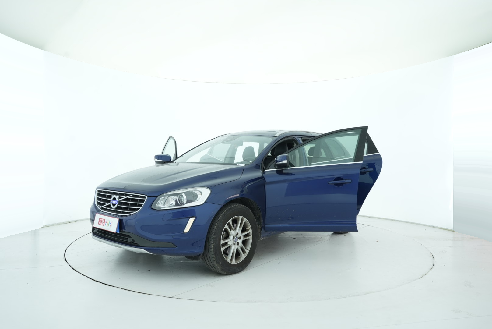 VOLVO XC60 2016 — фото 11