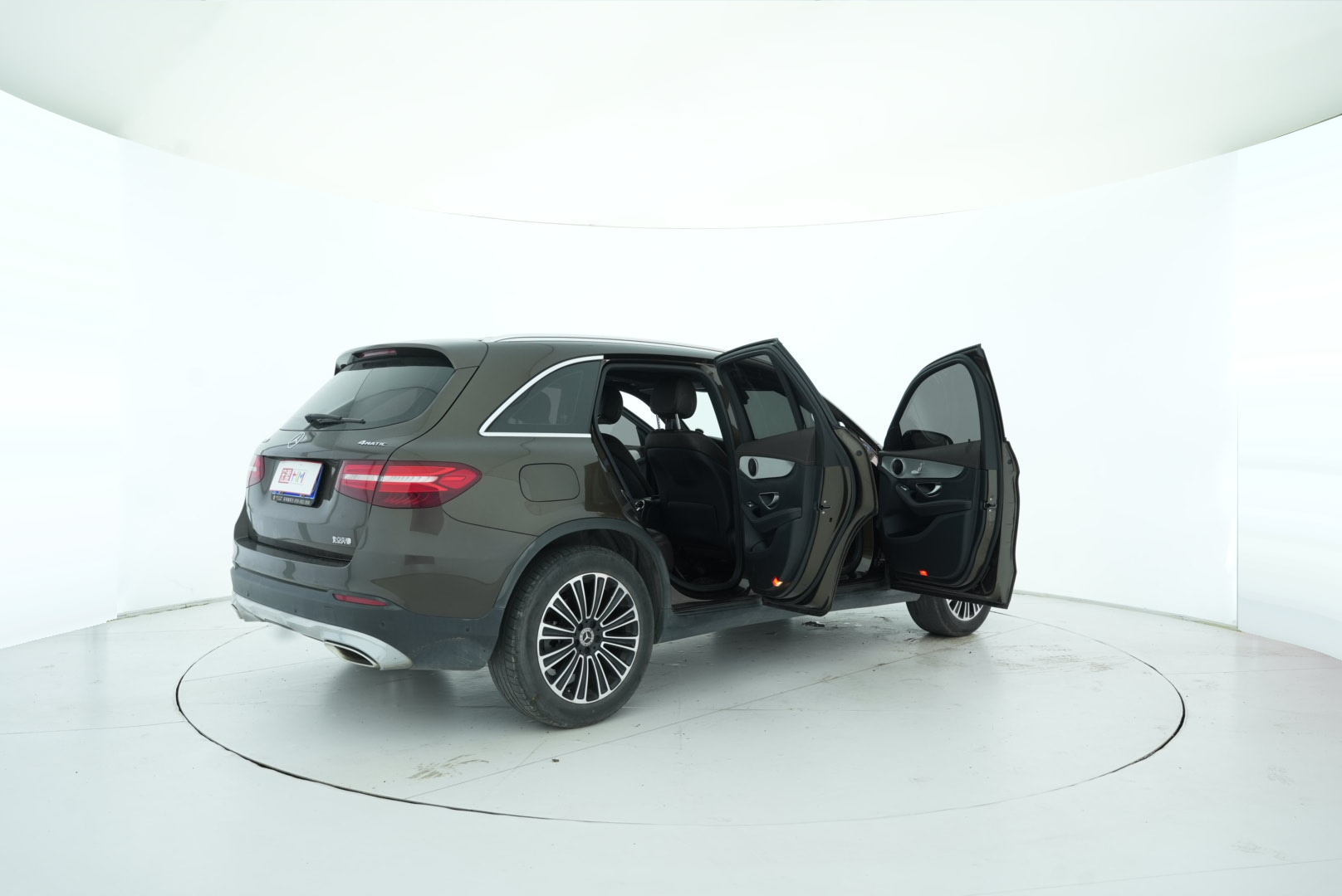 Mercedes Benz GLC 2018 — фото 15
