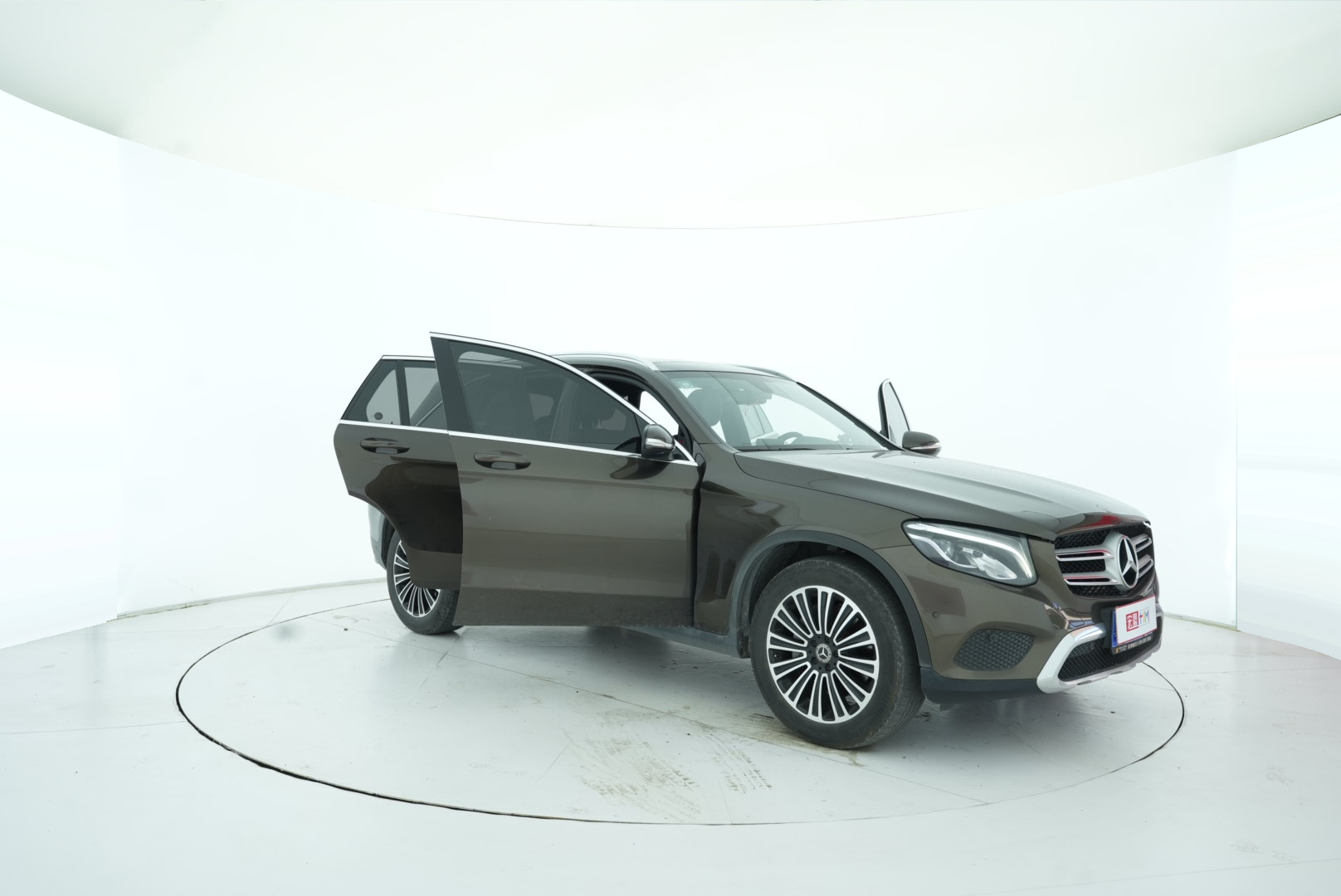 Mercedes Benz GLC 2018 — фото 17