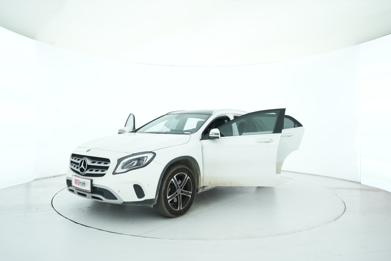 Mercedes Benz GLA 2018 — фото 11