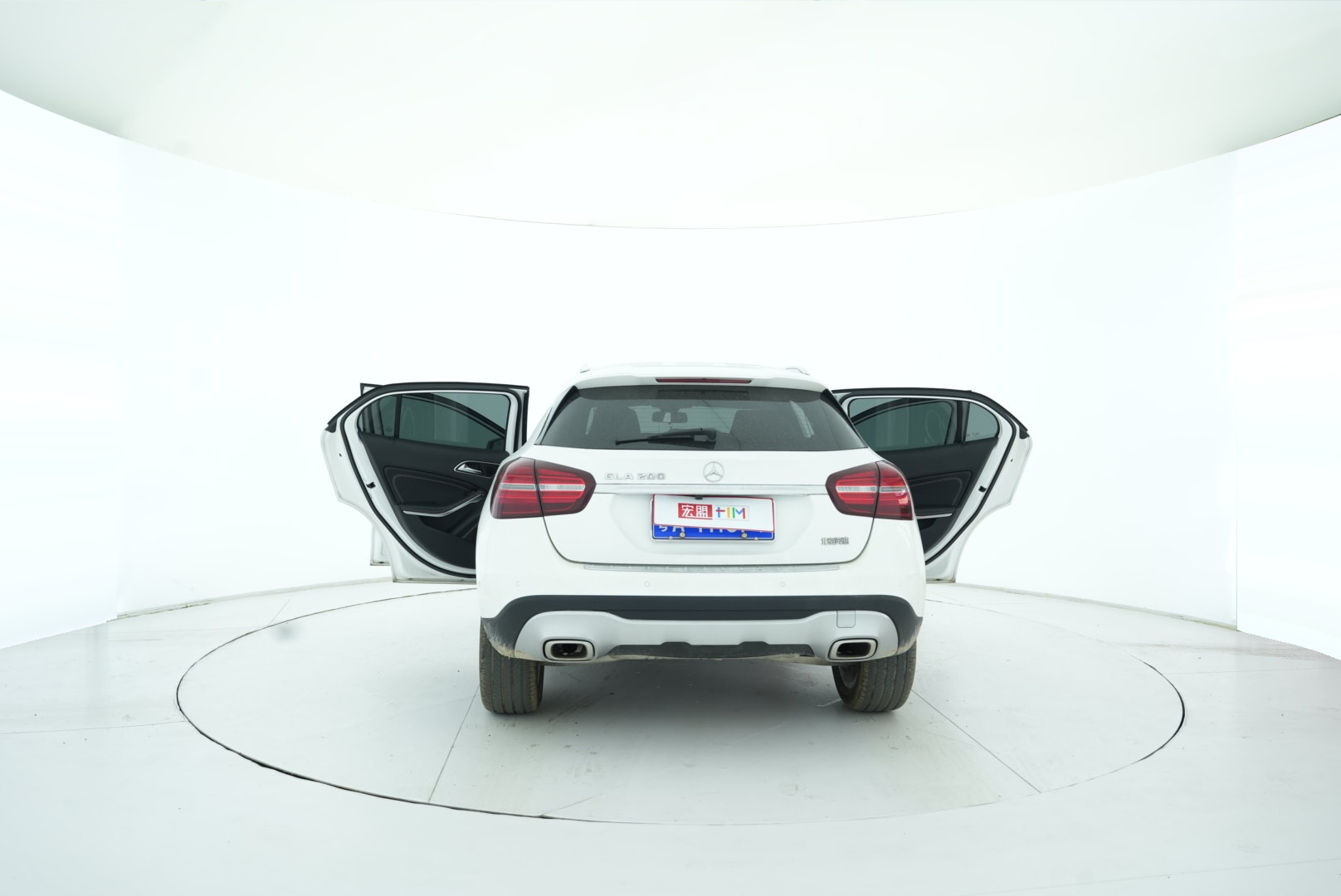 Mercedes Benz GLA 2018 — фото 14