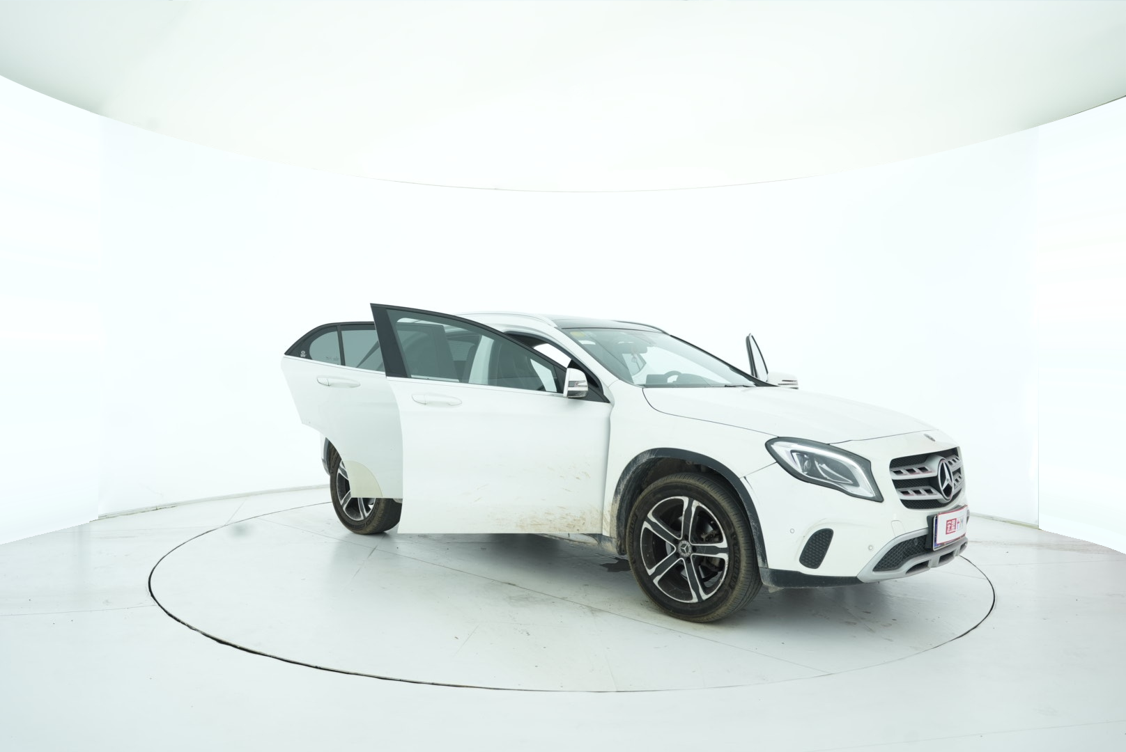 Mercedes Benz GLA 2018 — фото 17