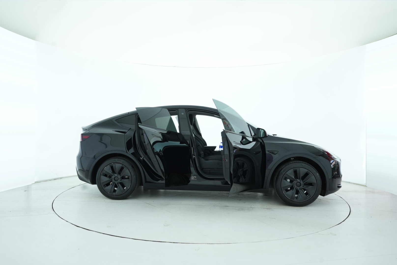 Tesla Model Y 2023 — фото 16