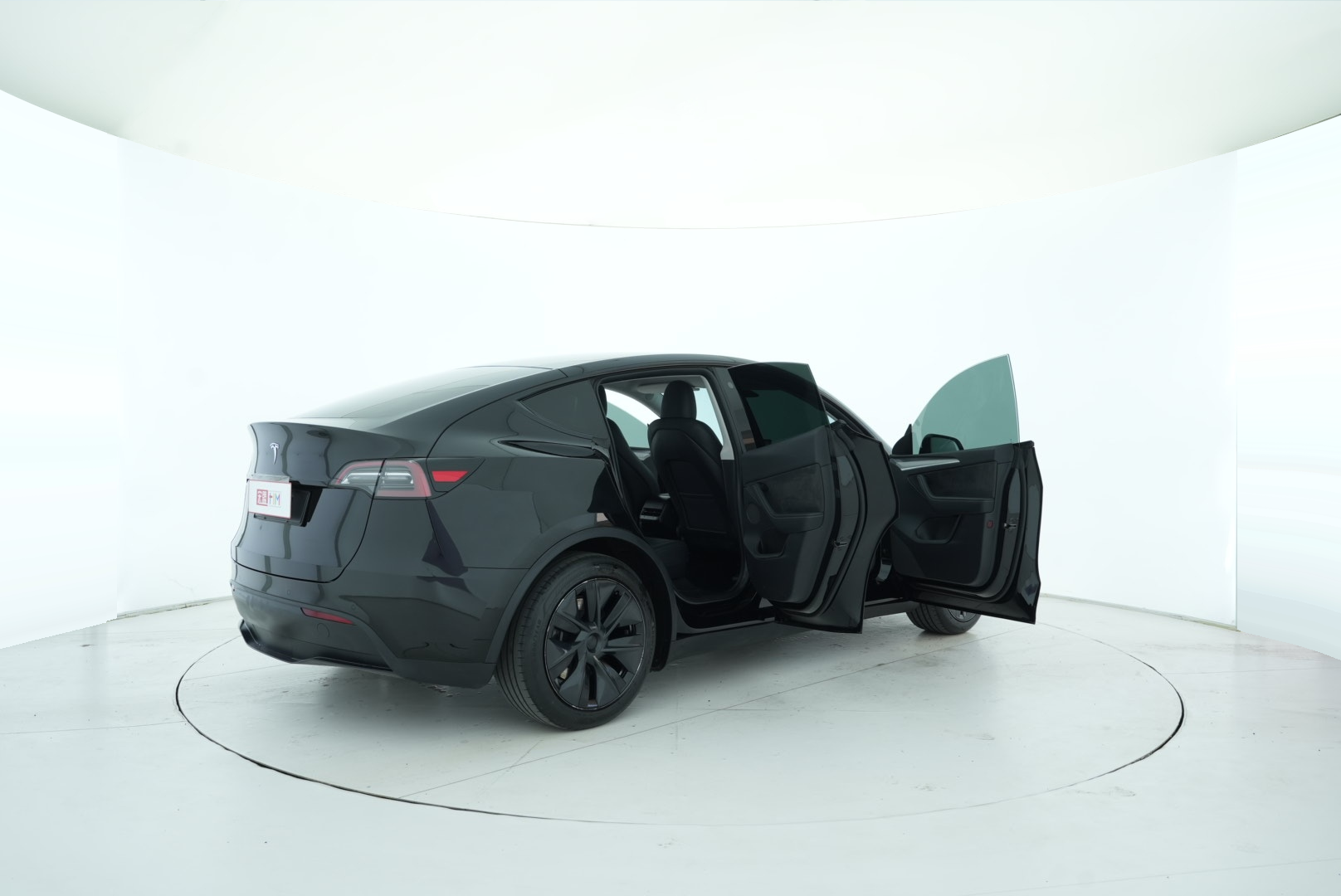 Tesla Model Y 2023 — фото 15