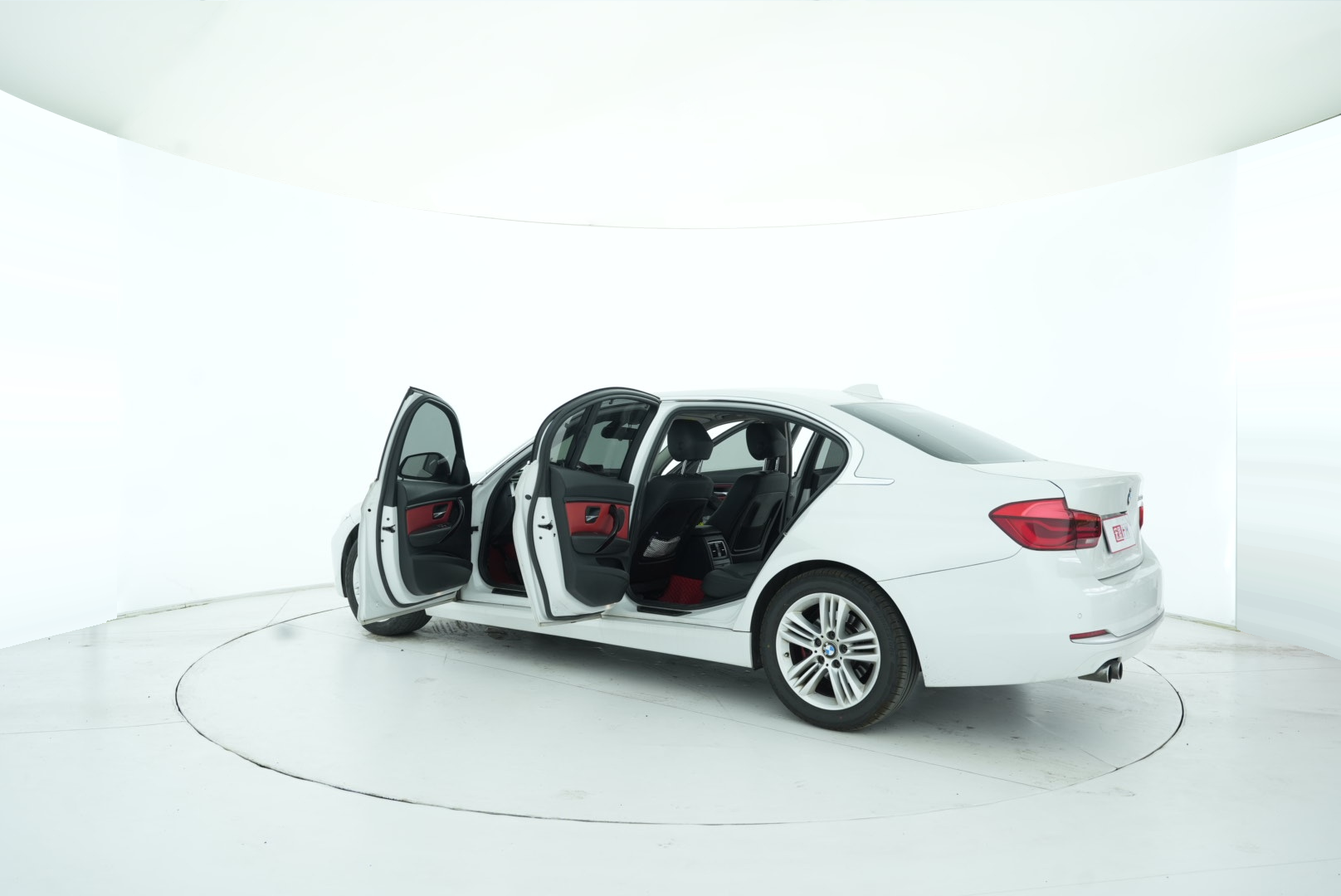 BMW 3 Series 2017 — фото 13