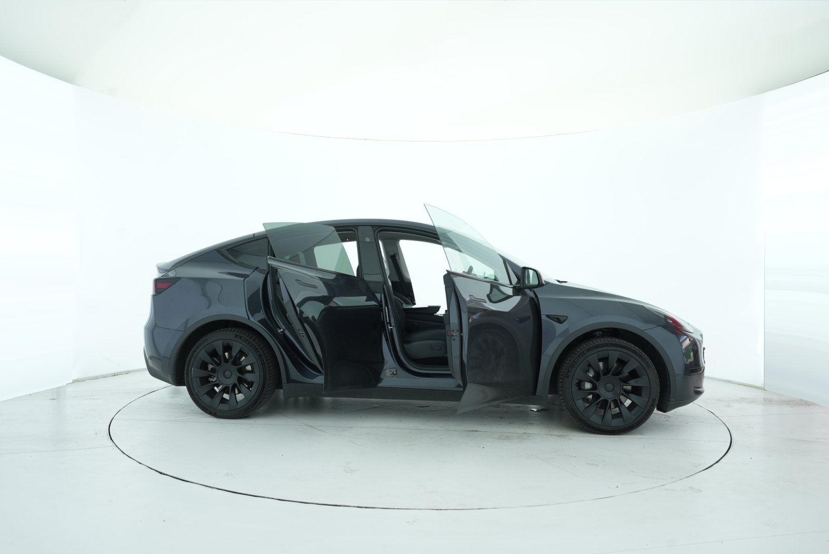 Tesla Model Y 2023 — фото 15