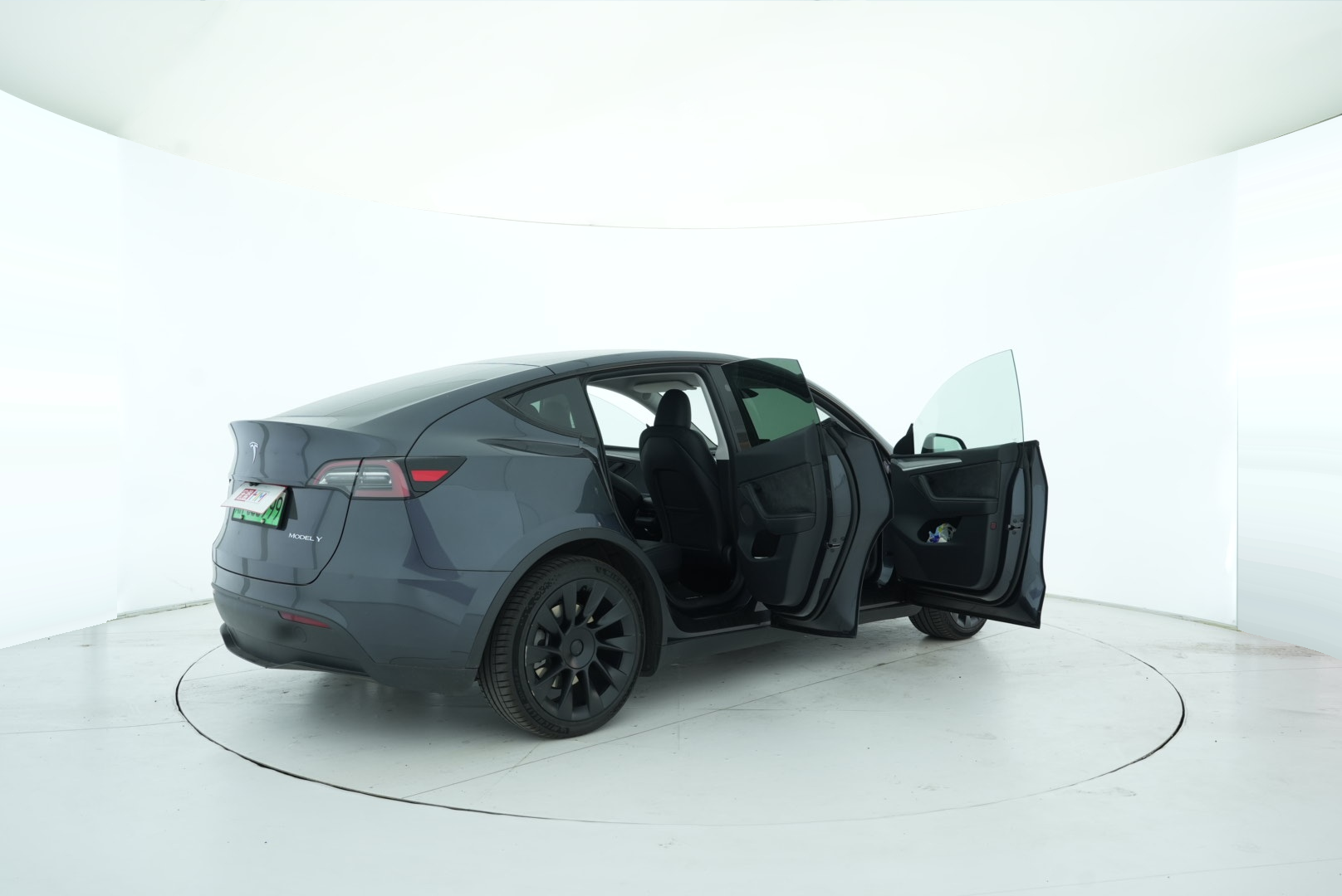 Tesla Model Y 2023 — фото 14