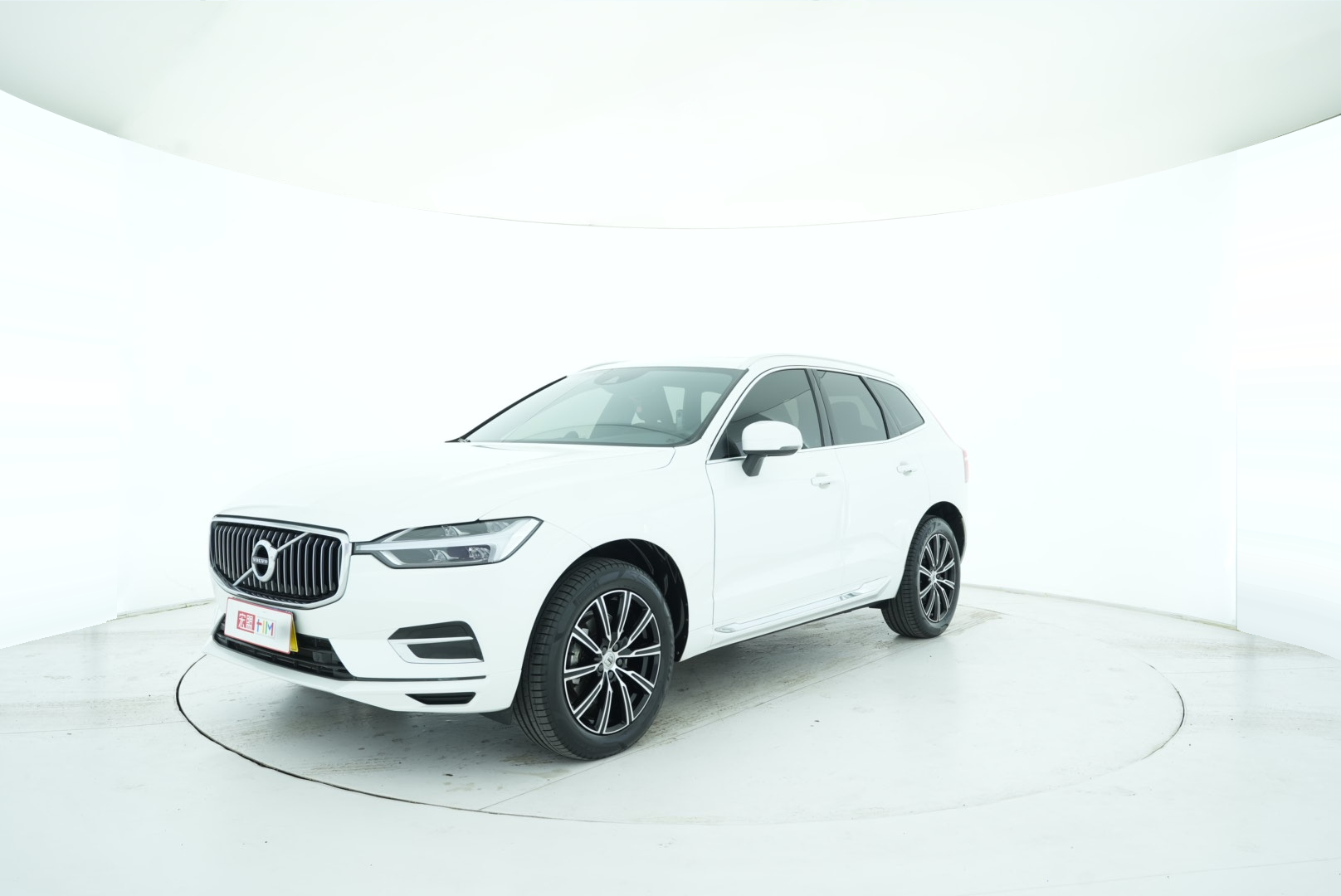 VOLVO XC60 2021 — фото 2