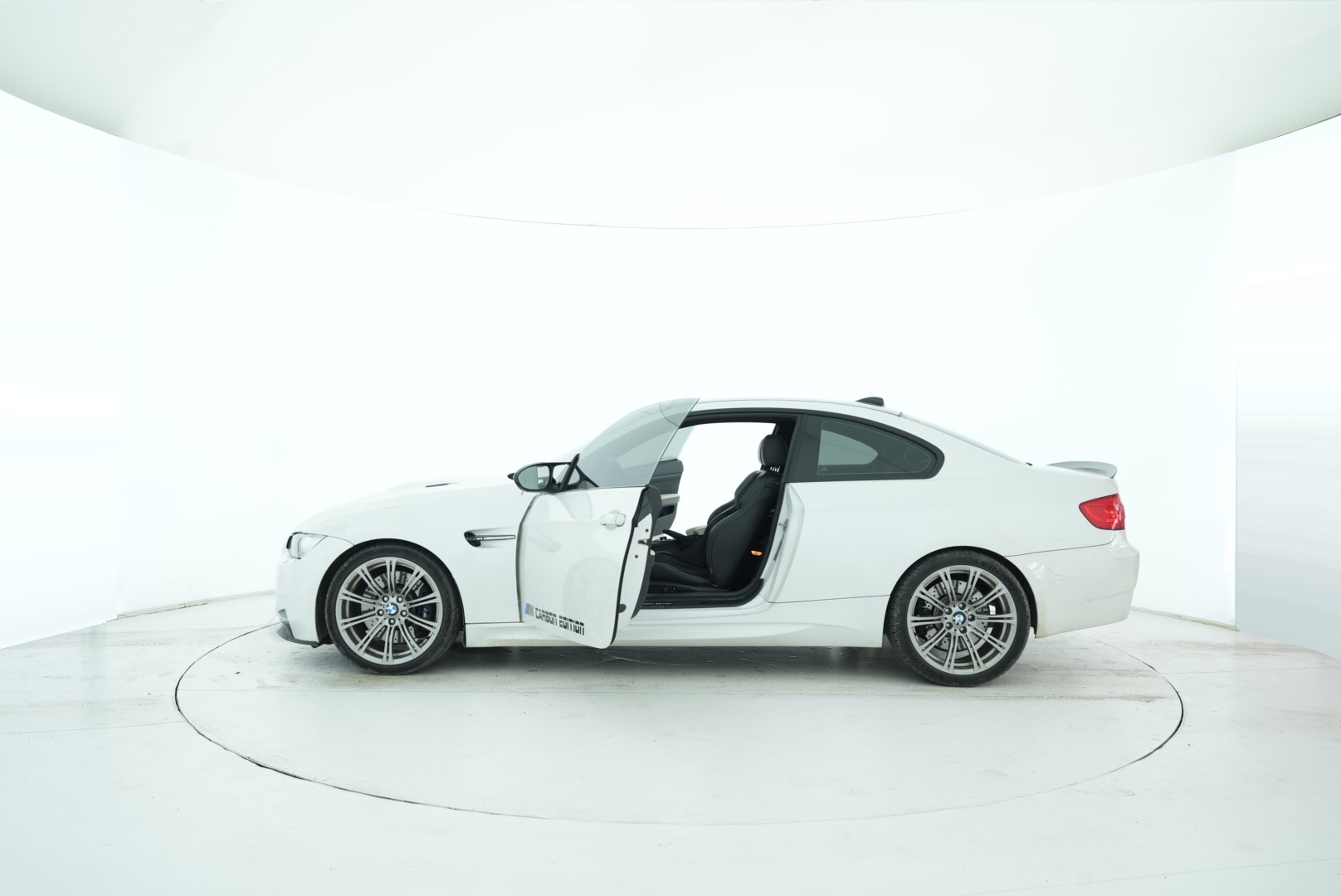 BMW M3 2011 — фото 12