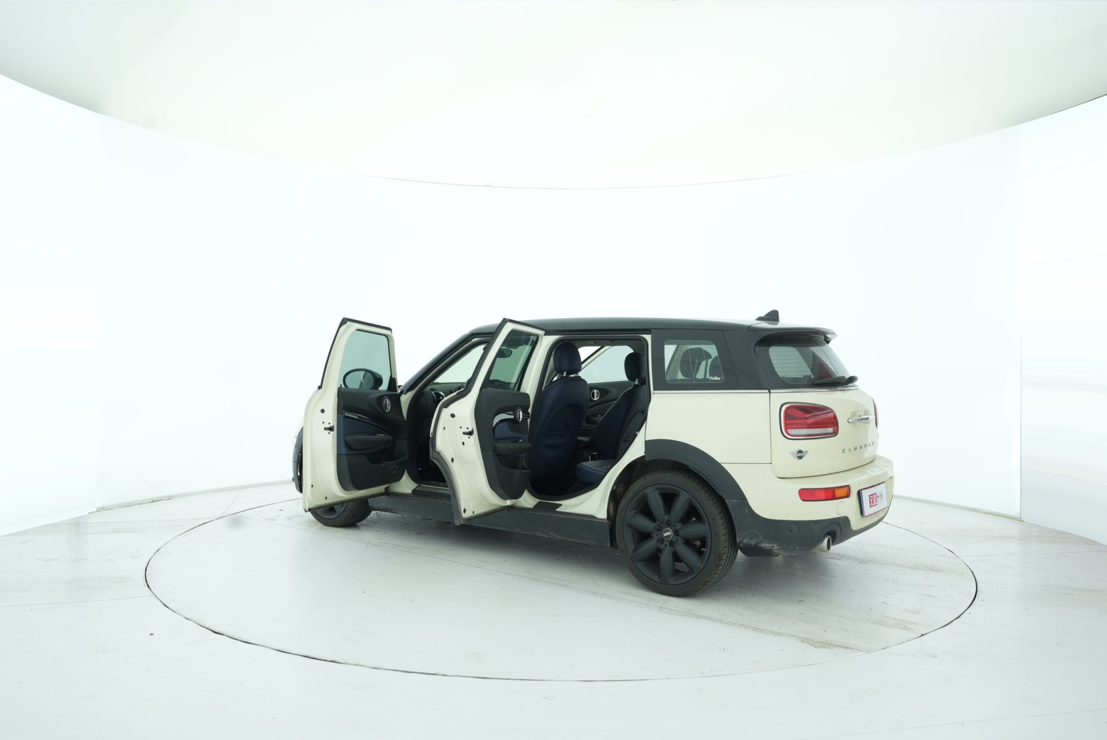 MINI CLUBMAN 2019 — фото 13