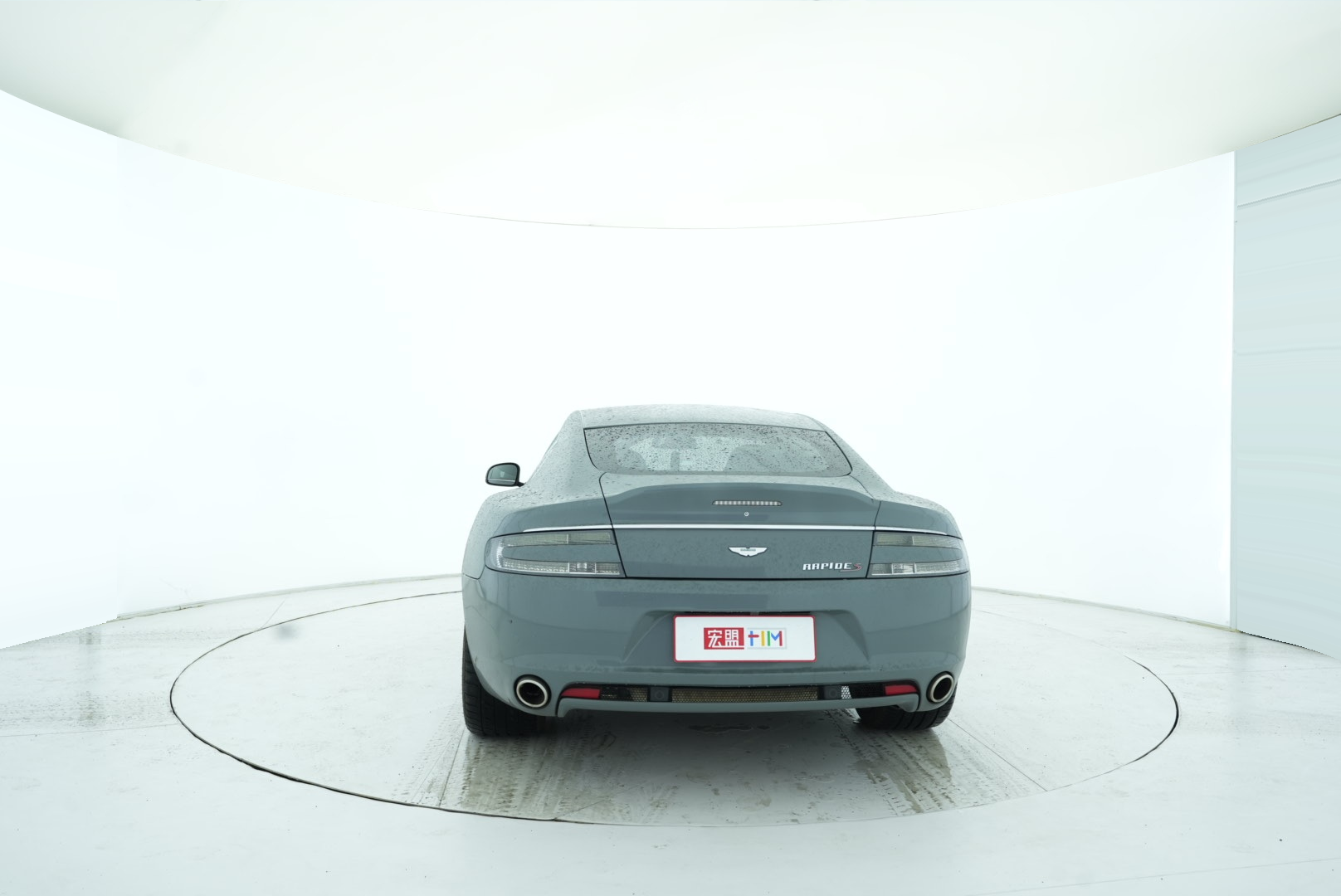 Aston Martin DB9 2013 — фото 5