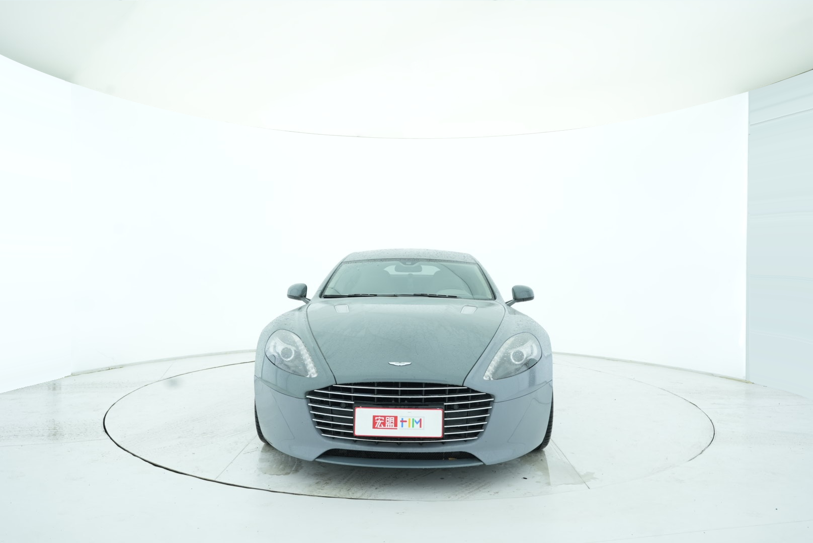 Aston Martin DB9 2013 — фото 9