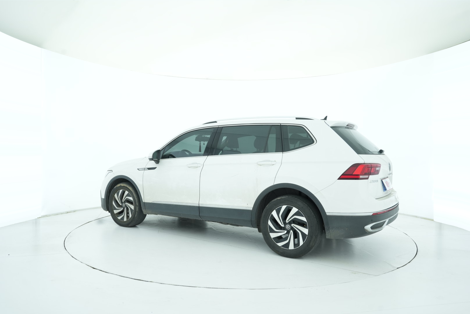 Volkswagen Tiguan L 2022 — фото 4