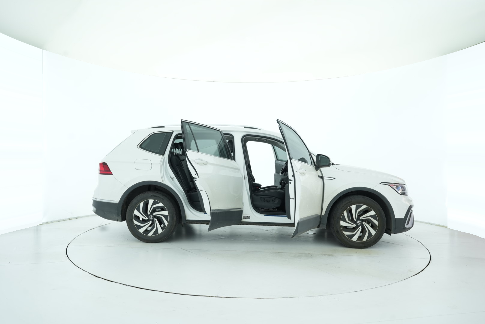 Volkswagen Tiguan L 2022 — фото 16