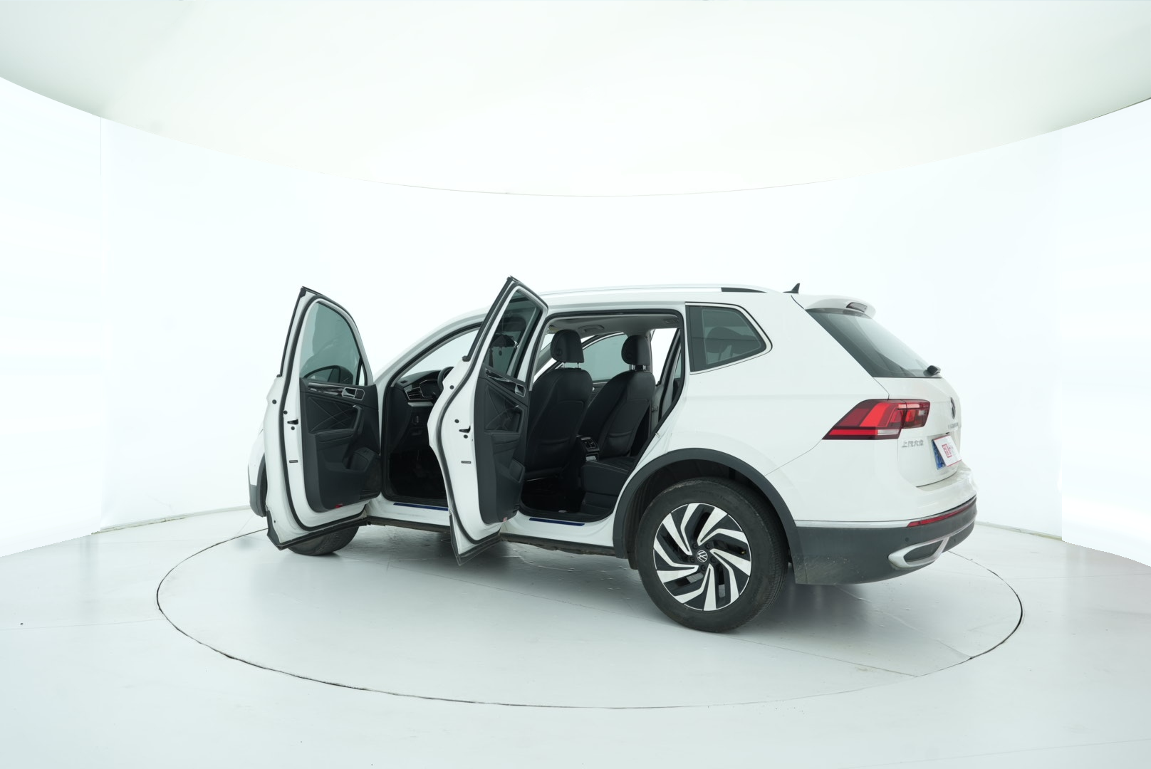 Volkswagen Tiguan L 2022 — фото 13