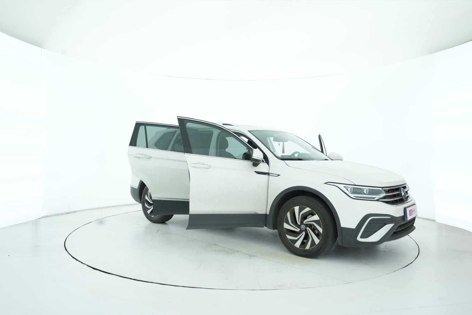 Volkswagen Tiguan L 2022 — фото 17