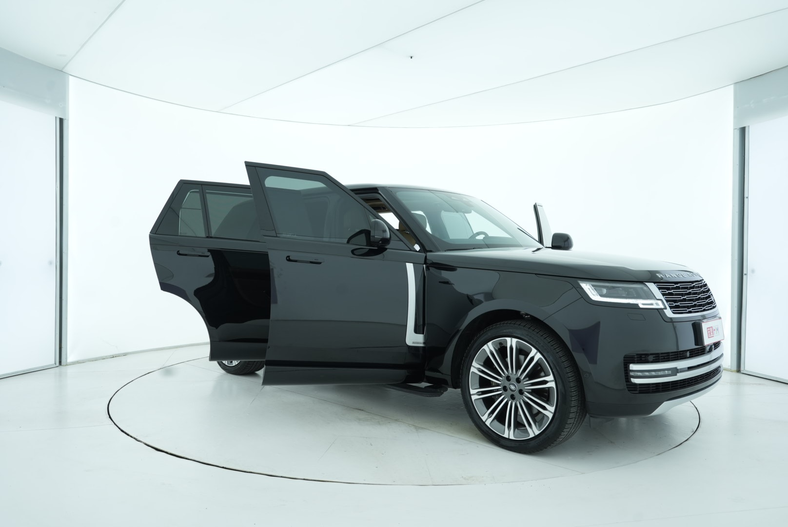 Land Rover Range Rover 2024 — фото 17