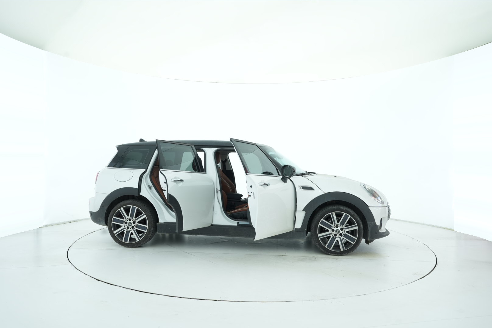 MINI CLUBMAN 2023 — фото 16
