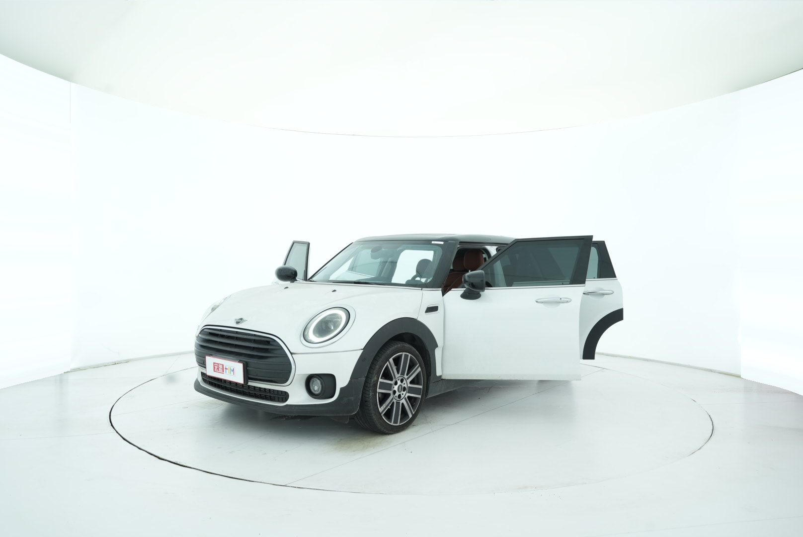 MINI CLUBMAN 2023 — фото 11