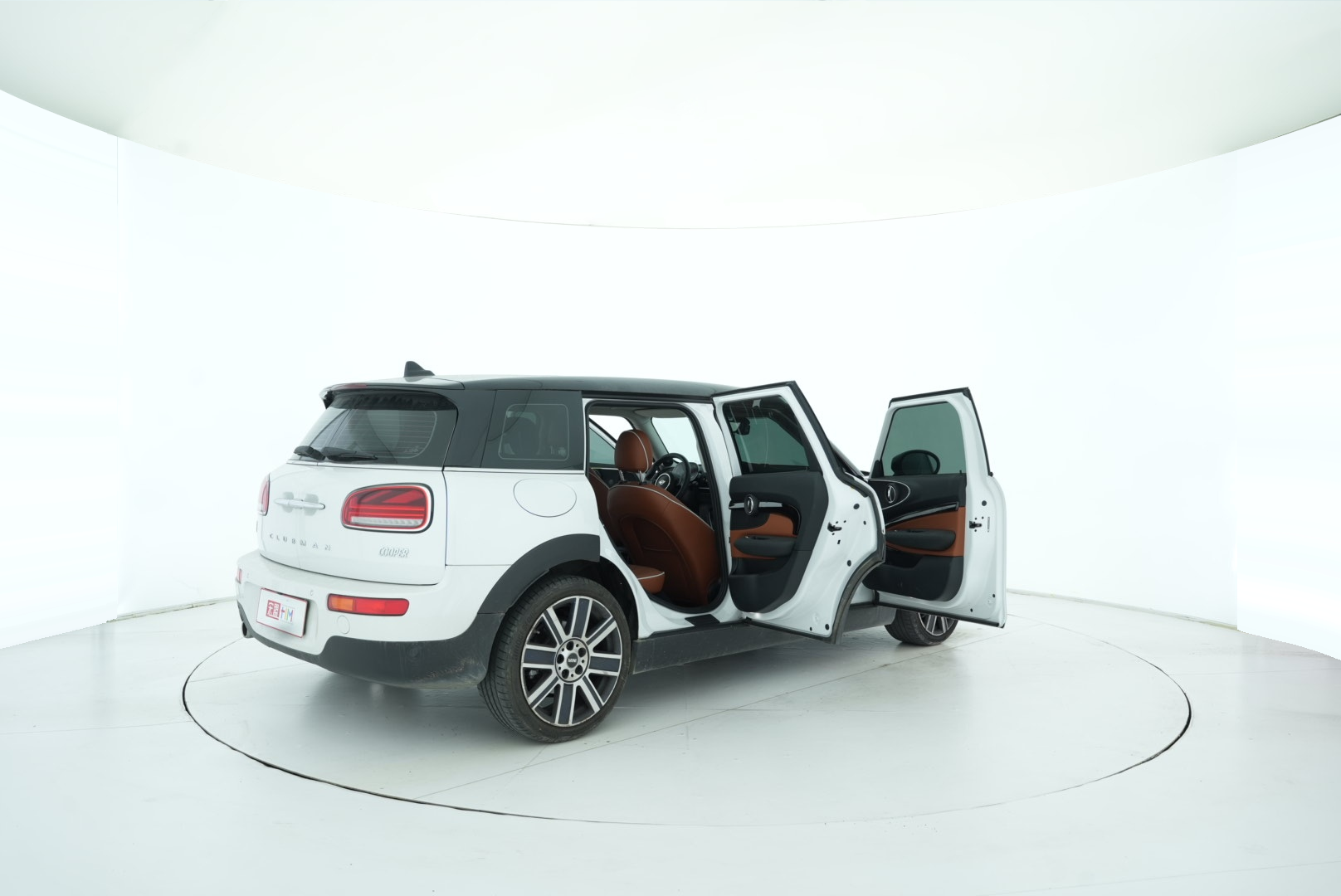 MINI CLUBMAN 2023 — фото 15
