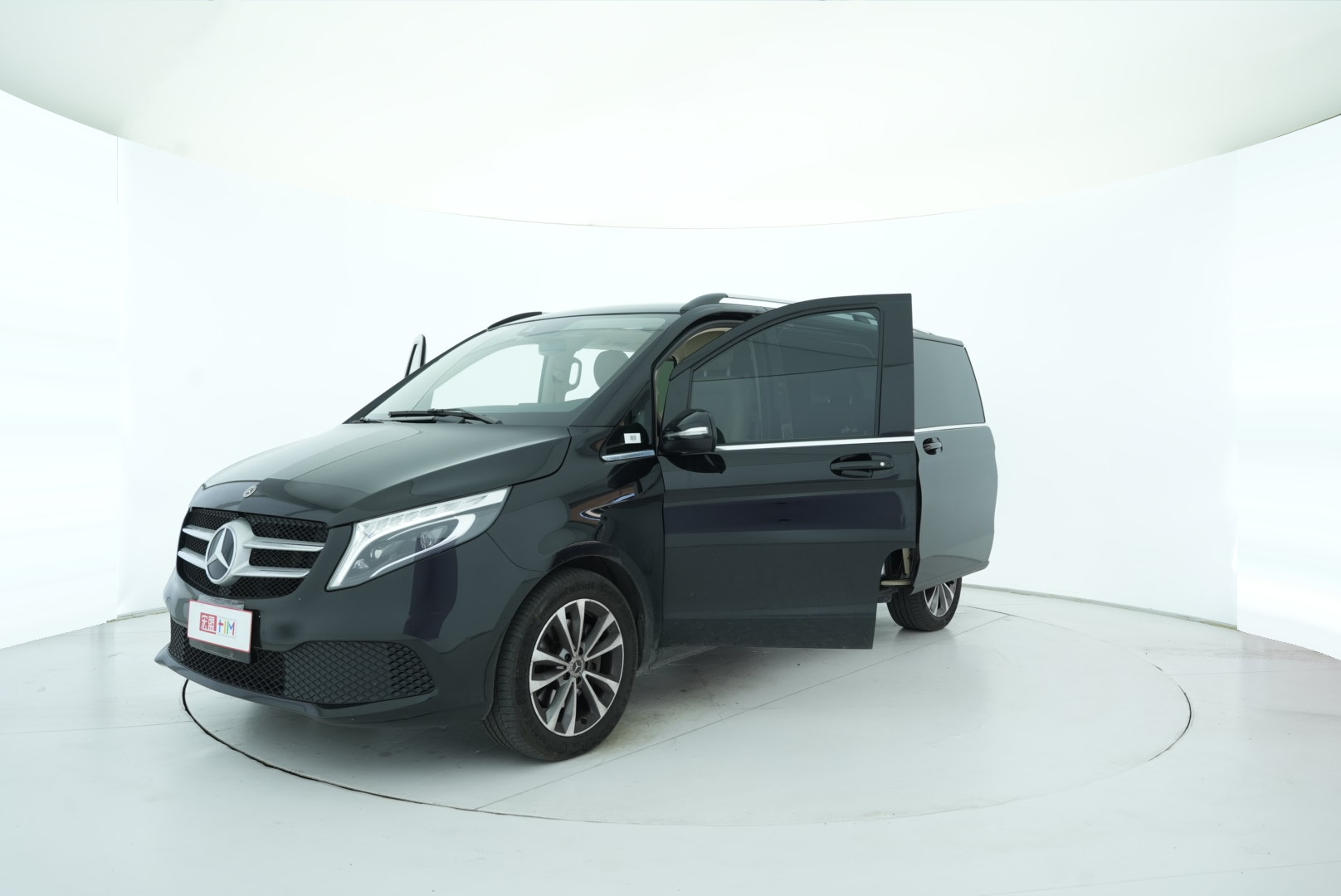Mercedes Benz V-Class 2021 — фото 11