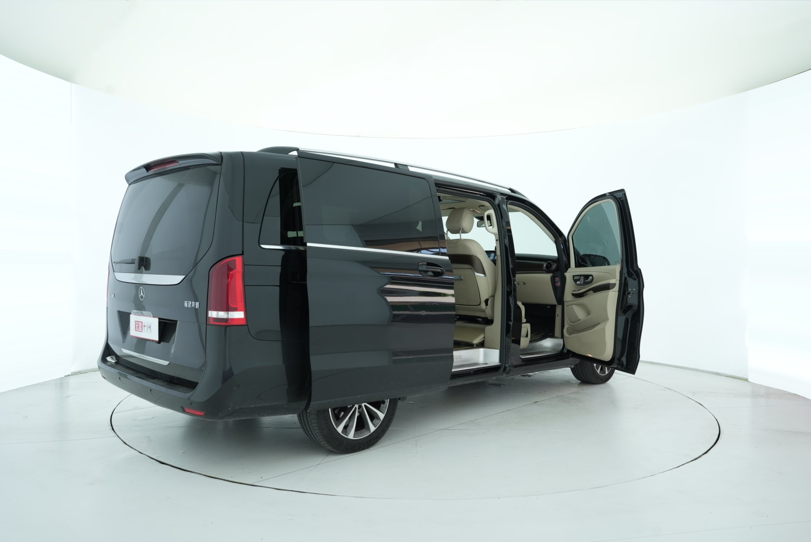 Mercedes Benz V-Class 2021 — фото 15