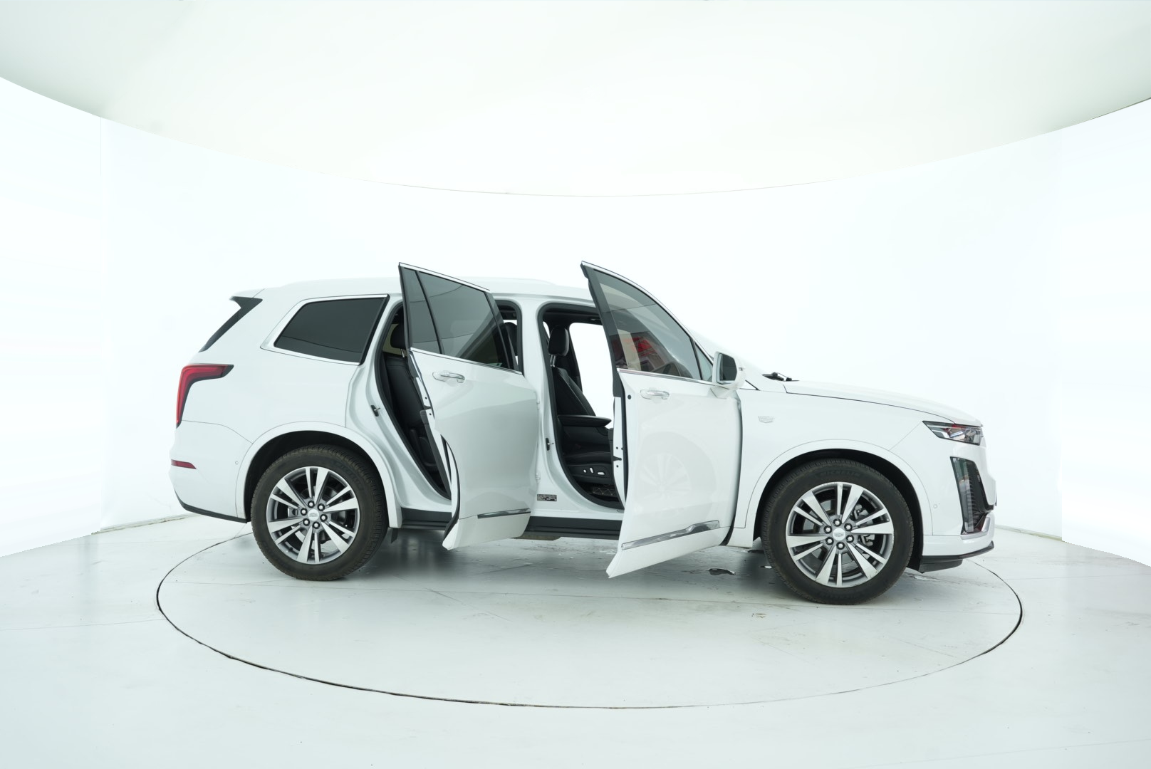 Cadillac XT6 2020 — фото 16