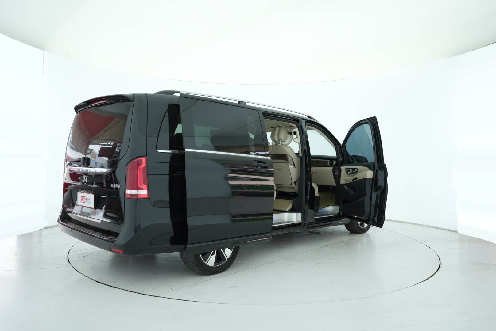 Mercedes Benz V-Class 2021 — фото 15
