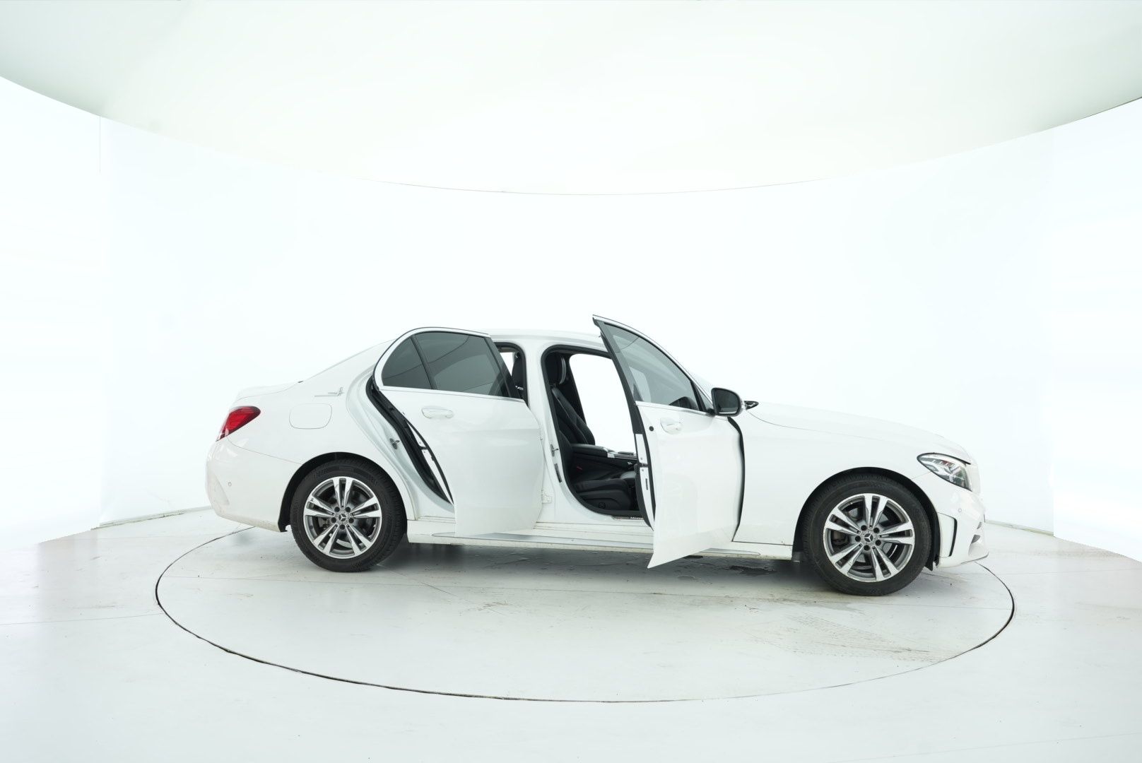 Mercedes Benz C-Class 2021 — фото 16