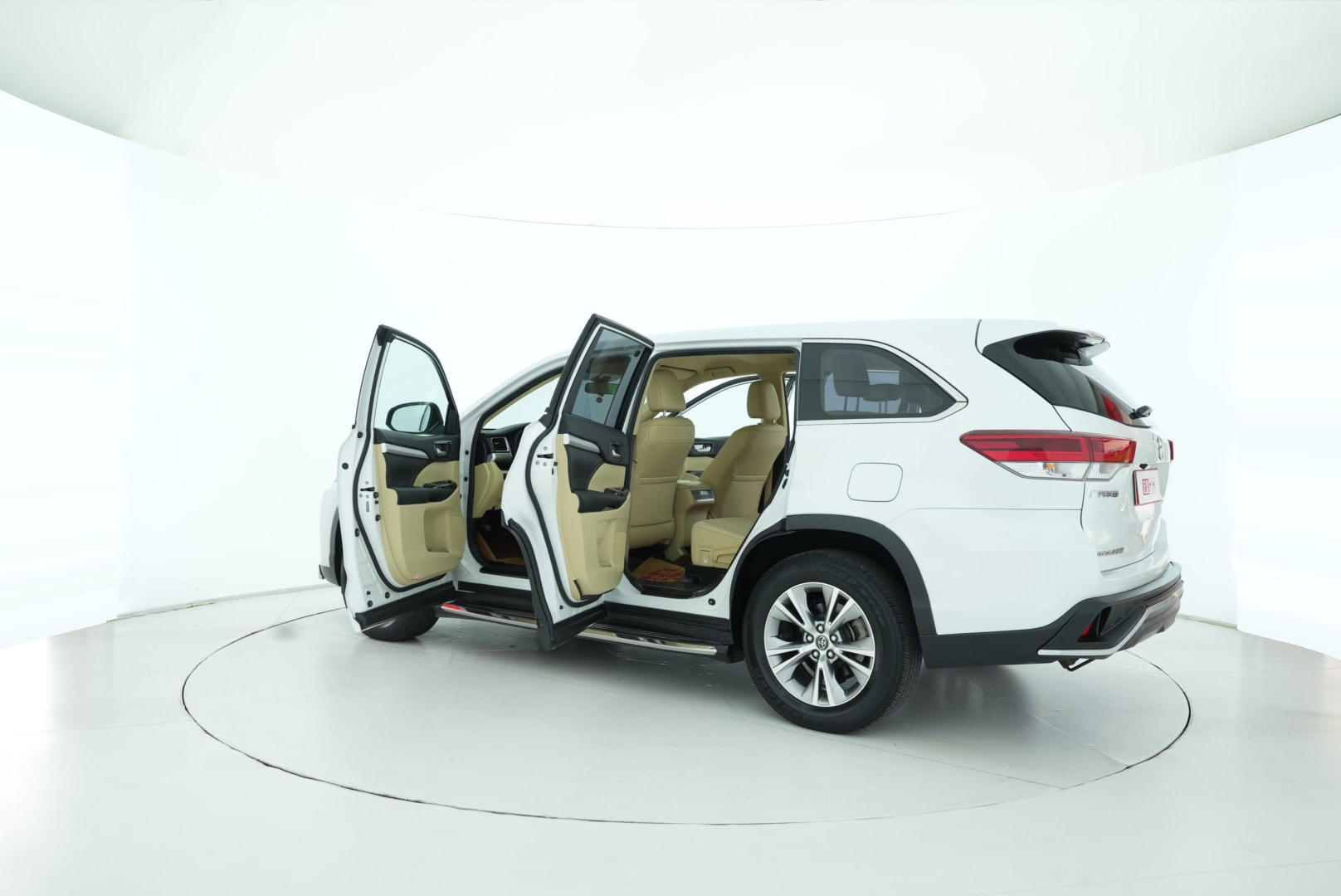 Toyota Highlander 2021 — фото 13