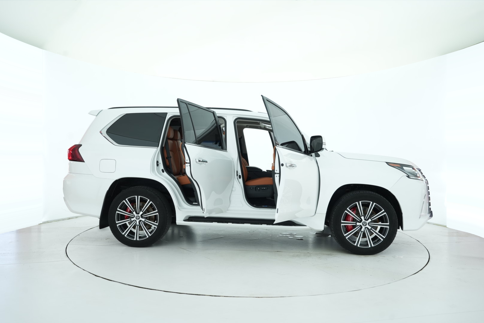 Lexus LX 2016 — фото 16