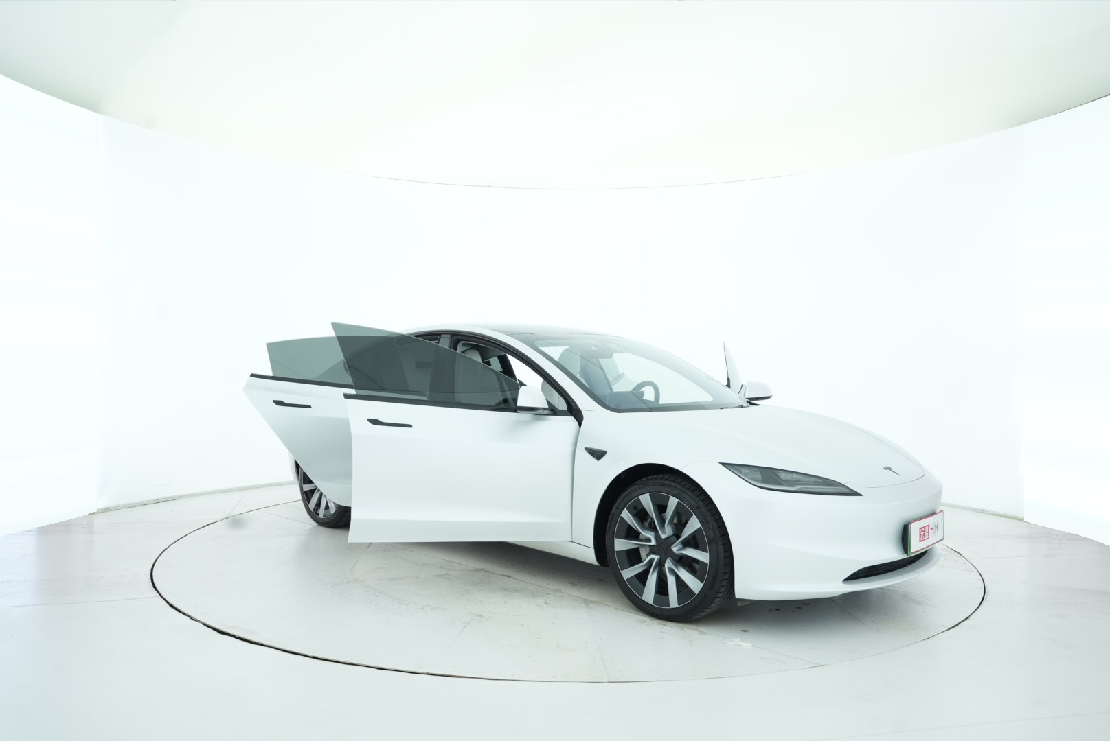Tesla Model 3 2025 — фото 17