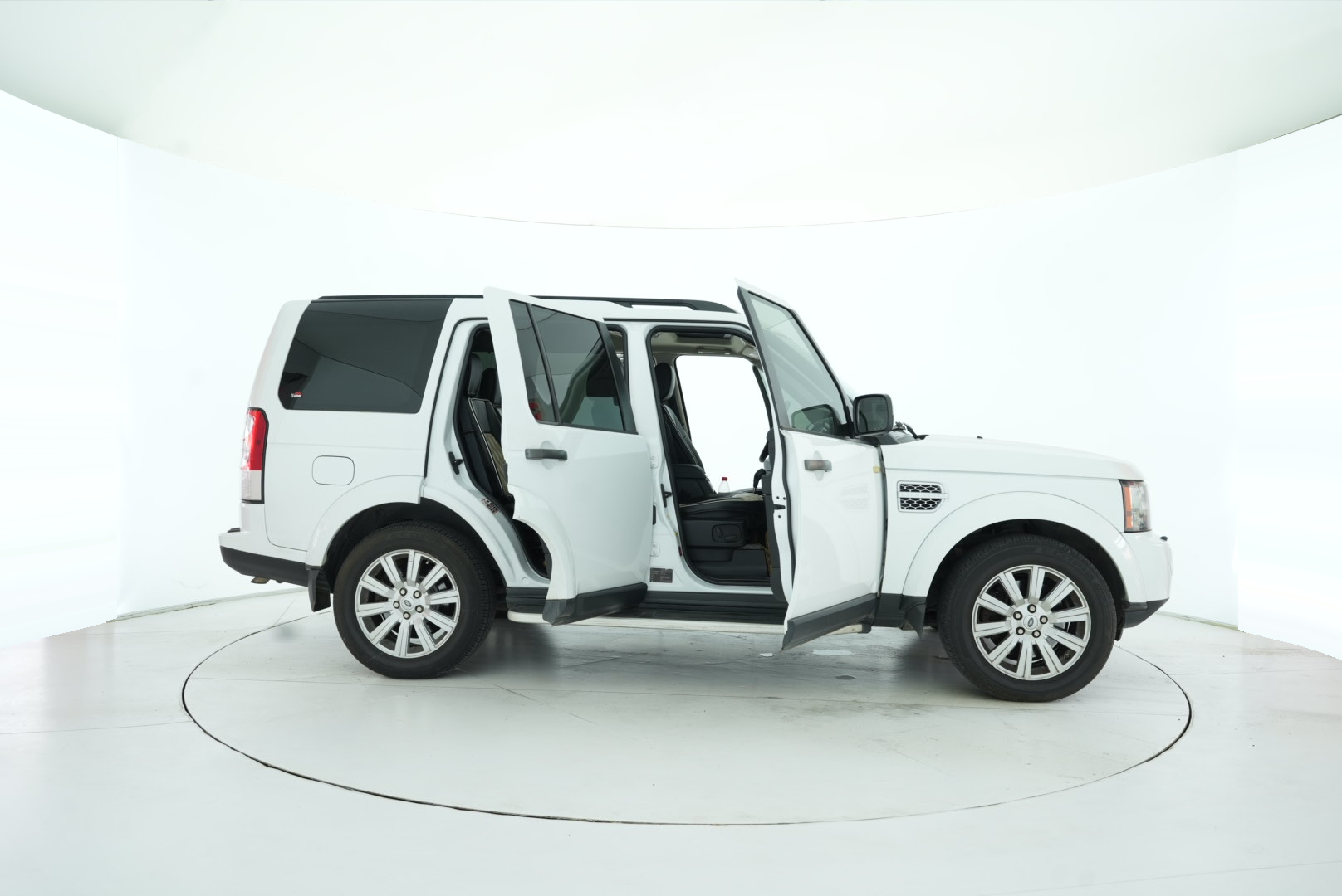 Land Rover Discovery 2012 — фото 16