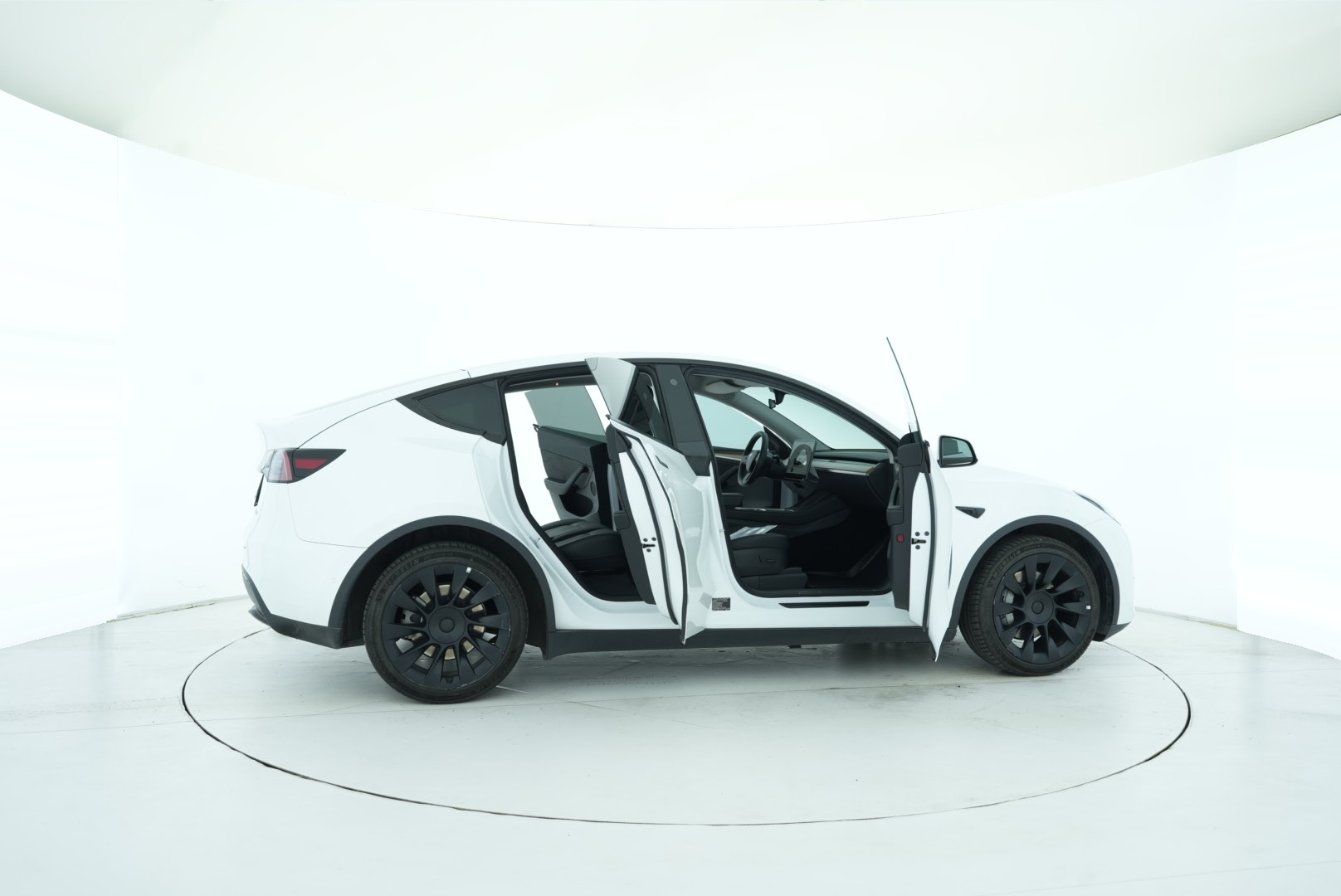 Tesla Model Y 2022 — фото 15