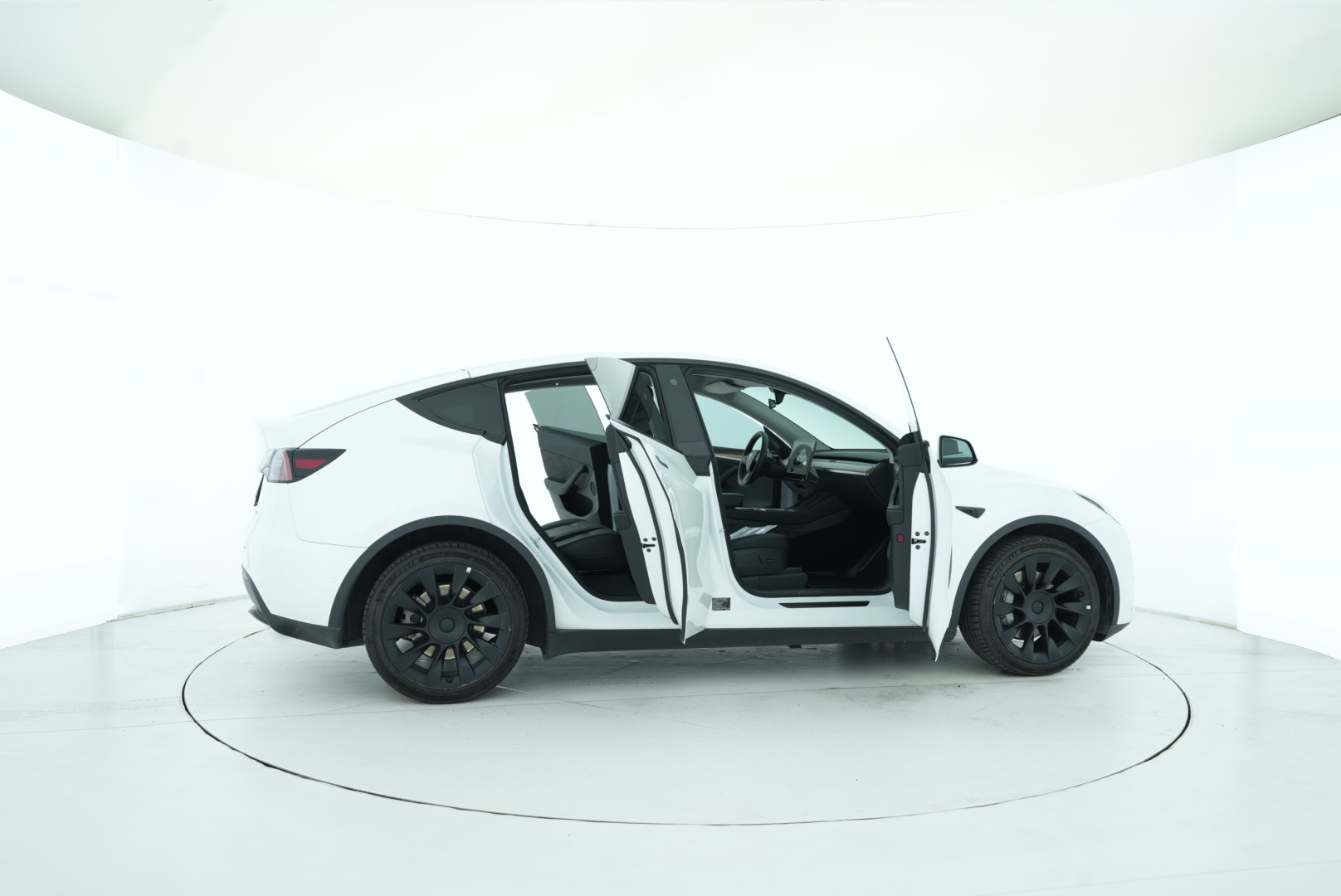 Tesla Model Y 2022 — фото 10
