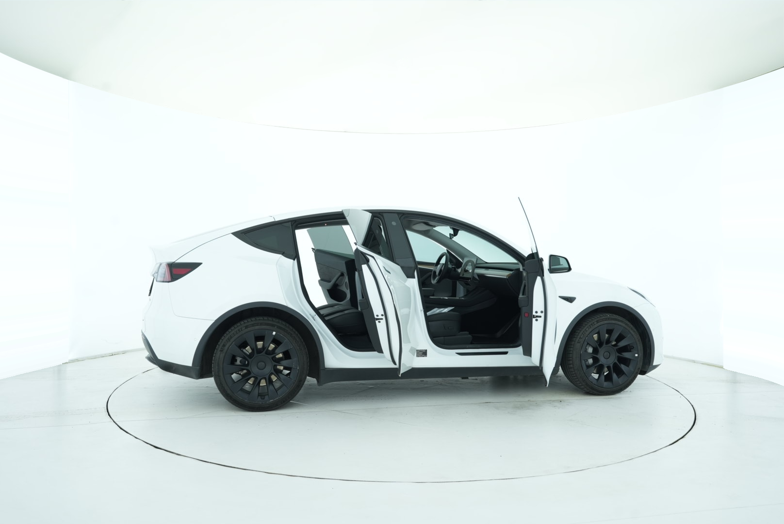 Tesla Model Y 2022 — фото 16