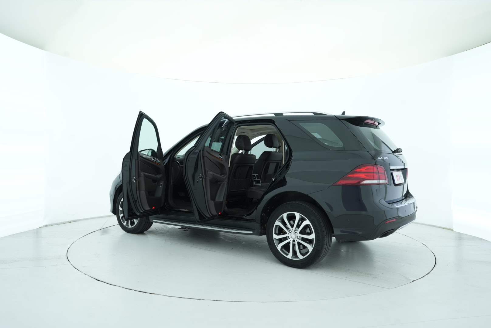 Mercedes Benz GLE 2016 — фото 12